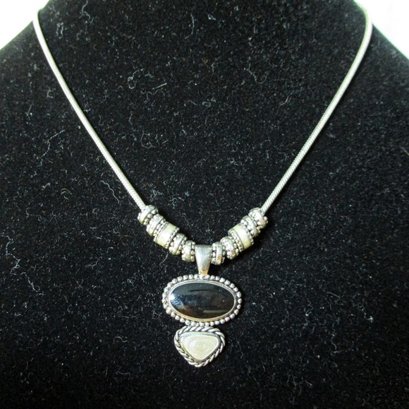 Jewelry - Kc signed silver necklace